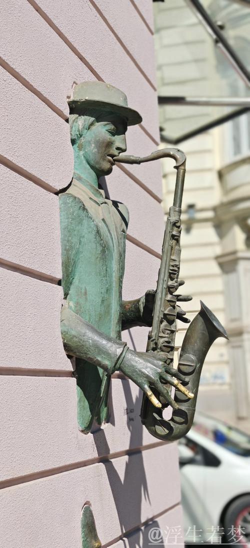 20251207 街头上的艺术雕塑 20251207 街头上的艺术雕塑