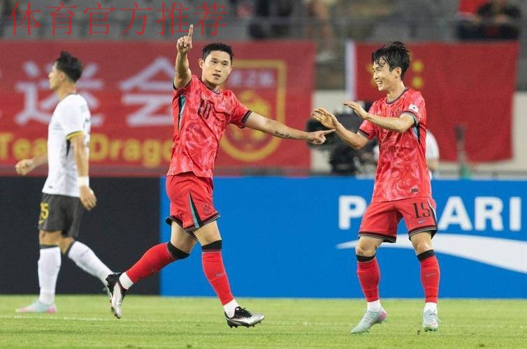 全队拼命曾诚神勇 东亚杯男足0-0战平韩国 全队拼命曾诚神勇 东亚杯男足0-0战平韩国
